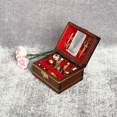 Miniature Jewellery Box for Dollhouse Decoration, 28x33x21 mm