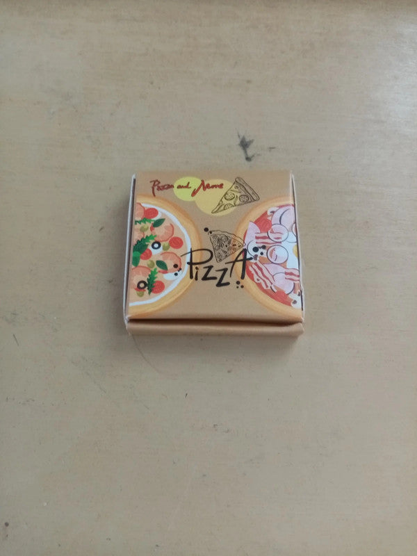 Miniature Pizza with Box for Dollhouse Decoration 35x35x7 mm